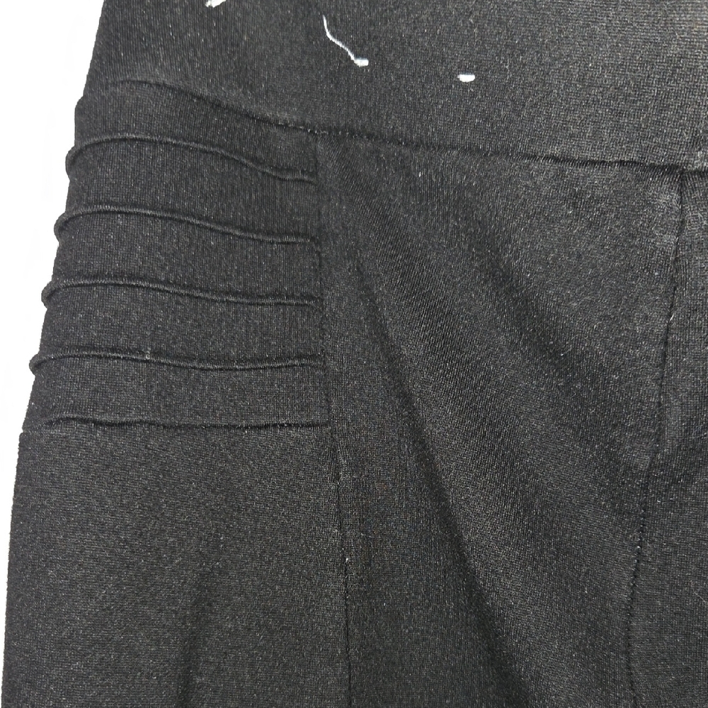 Chic Black Pants with Silver Accents - Picture 3 of 4